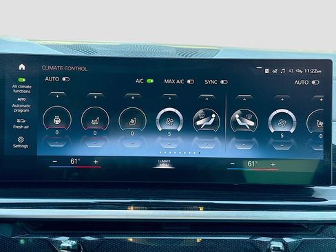 Used 2023 BMW X7 xDrive40i w/ Executive Package image 36