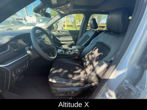 Certified 2025 Jeep Grand Cherokee L Altitude image 14