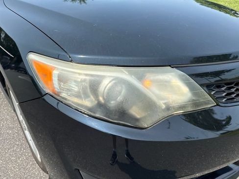 Used 2012 Toyota Camry SE w/ Preferred Accessory Pkg FWD image 12
