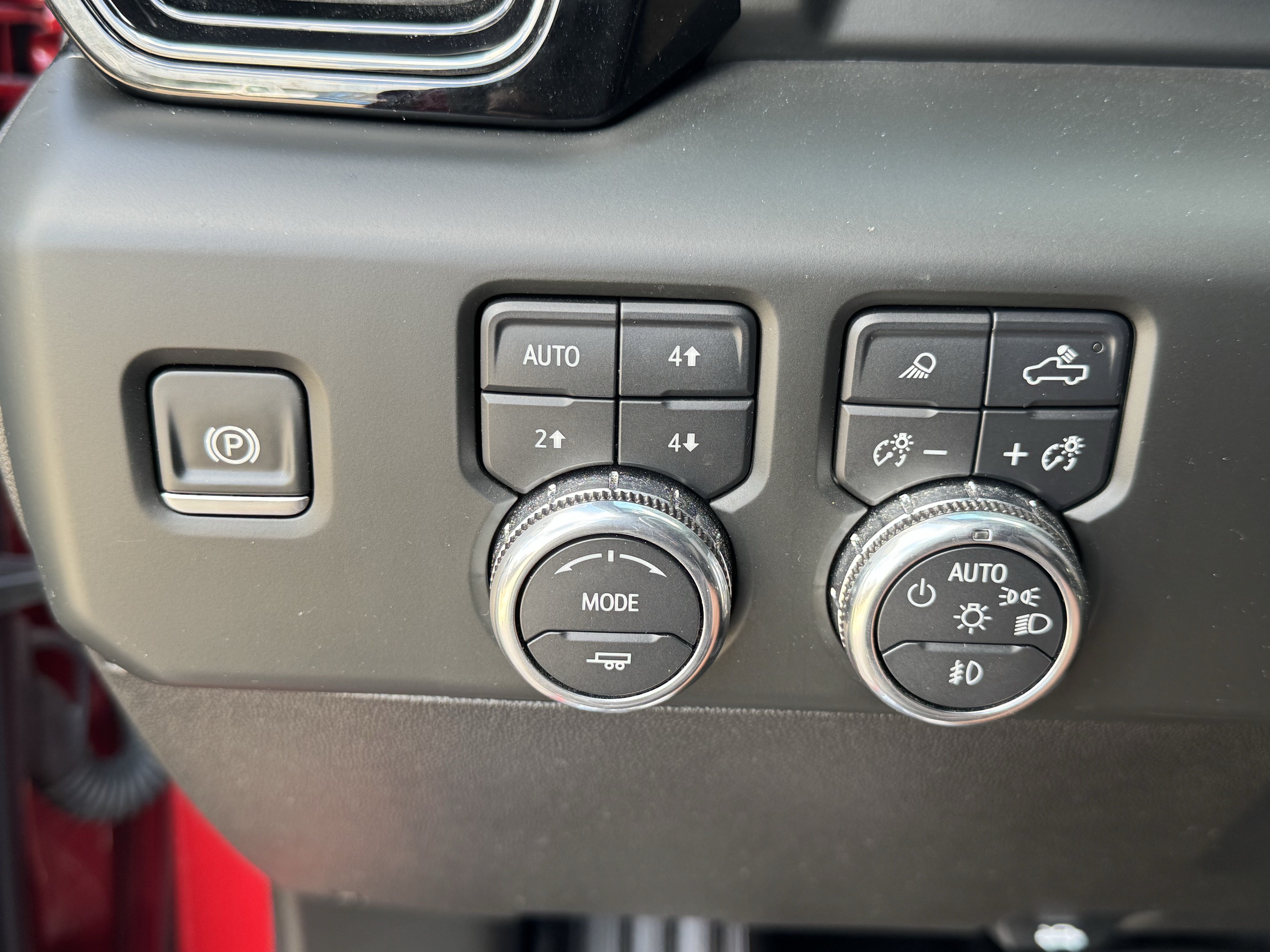 Used 2024 GMC Sierra 2500 AT4 w/ AT4 Premium Plus Package AWD/4WD image 16