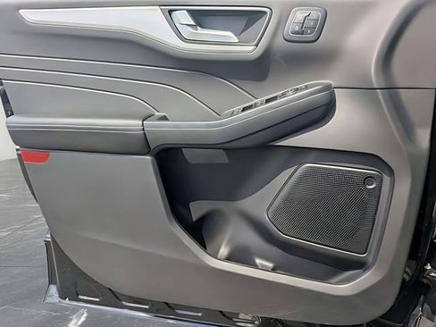 Used 2024 Ford Escape Platinum AWD/4WD image 14