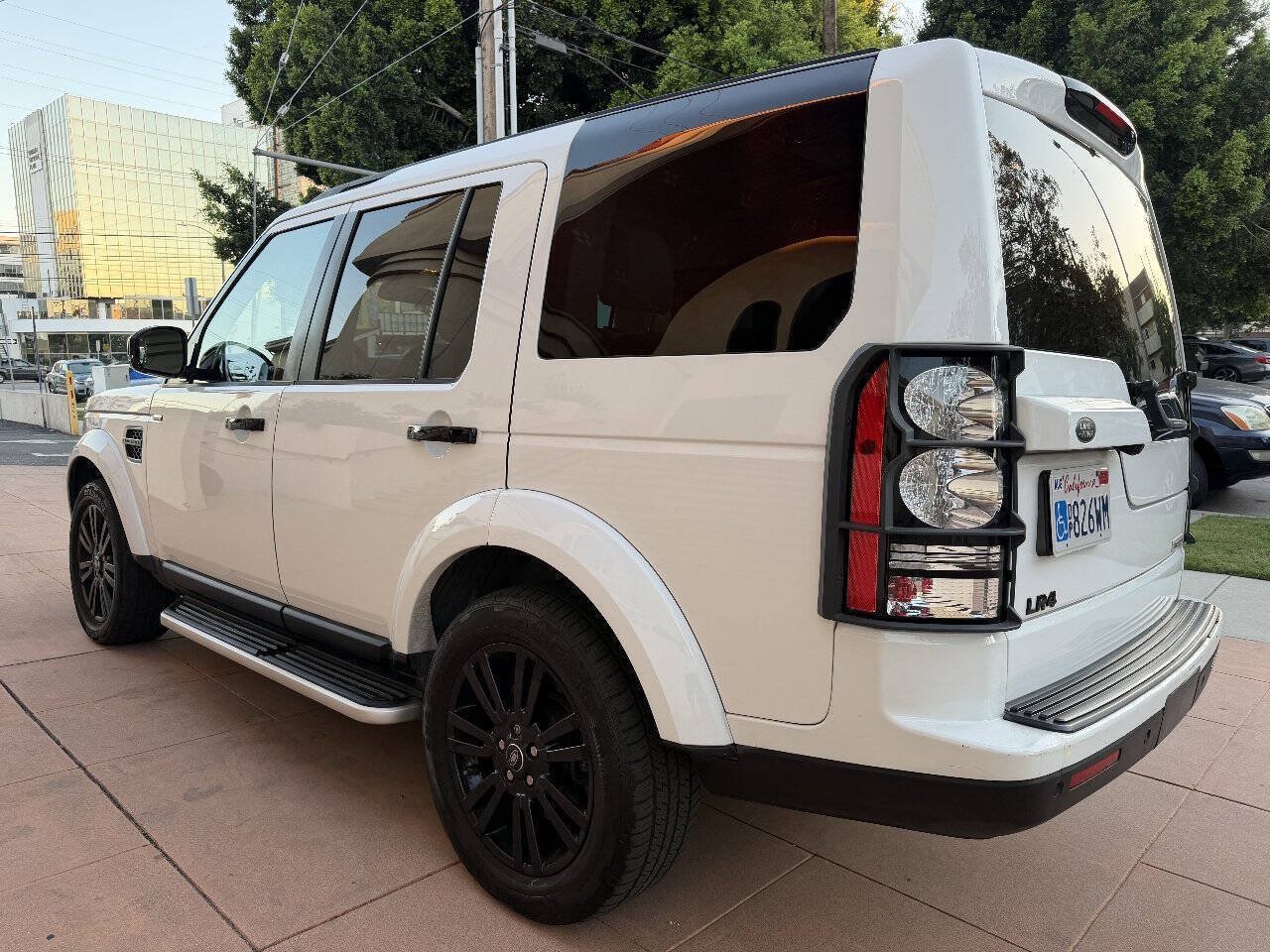 Used 2015 Land Rover LR4 HSE LUX AWD/4WD image 3