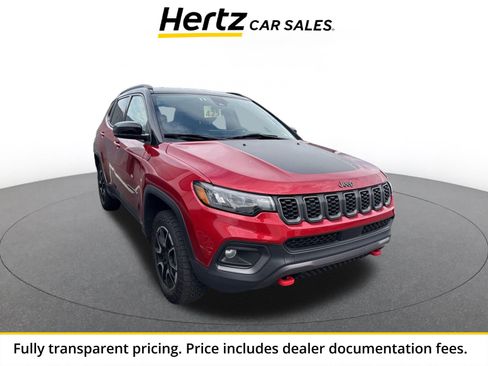 Used 2025 Jeep Compass Trailhawk AWD/4WD image 1