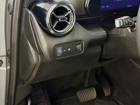 Used 2024 Chevrolet Blazer EV LT AWD/4WD image 17