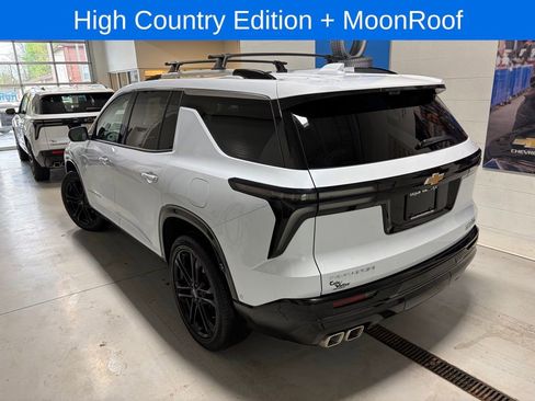 Used 2026 Chevrolet Traverse High Country FWD image 8