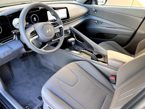 Used 2024 Hyundai Elantra SEL image 12