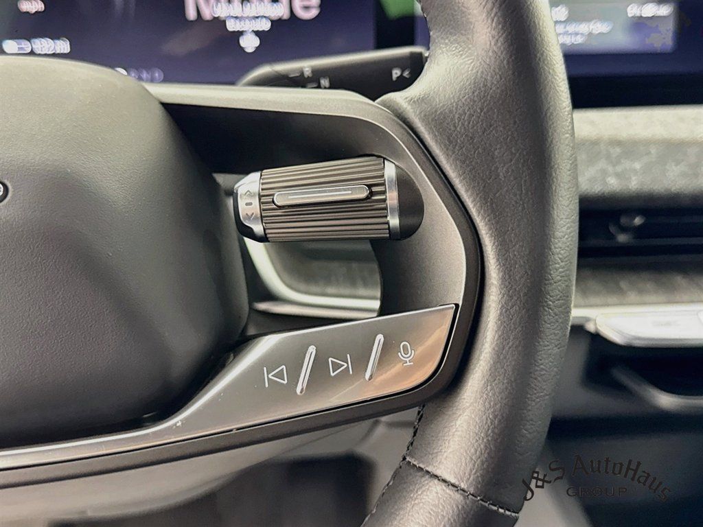 Used 2024 Lucid Air Pure RWD image 14