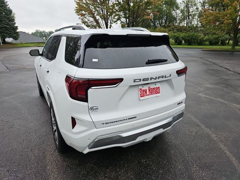 Used 2026 GMC Terrain Denali AWD/4WD image 3