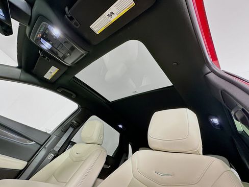 Used 2025 Cadillac XT5 Sportv w/ Technology Package image 23