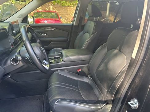 Used 2023 Honda Pilot Elite image 12