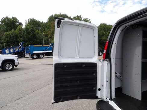 Used 2022 Chevrolet Express 2500 w/ Driver Convenience Package RWD image 41