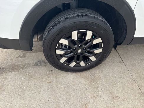 Used 2025 Hyundai Santa Cruz SE image 9