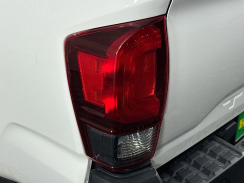 Used 2022 Toyota Tacoma SR image 42