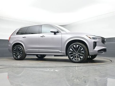 New 2026 Volvo XC90 T8 Plus w/ Protection Package Premier AWD/4WD image 39