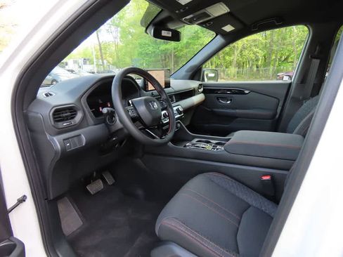 New 2026 Honda Pilot Sport image 2