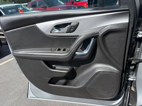 Used 2025 Chevrolet Blazer LT FWD image 18