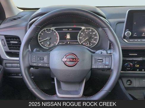 Used 2025 Nissan Rogue SV AWD/4WD image 12