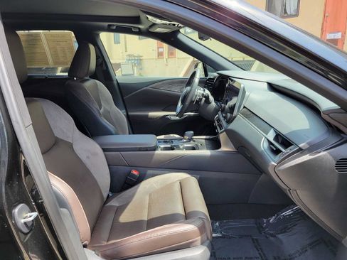 Used 2023 Lexus RX 350 FWD w/ Cold Area Package image 9