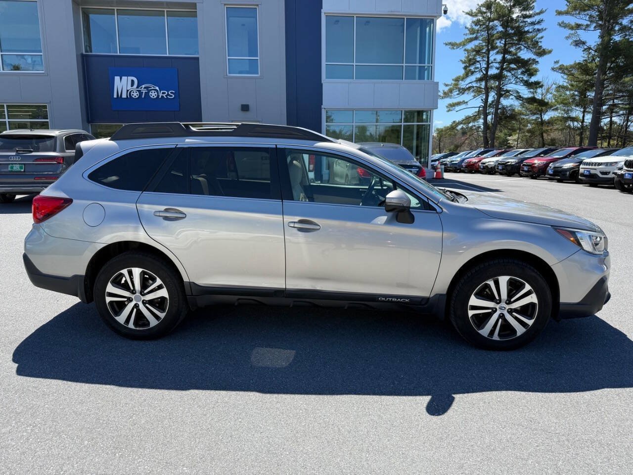 Used 2019 Subaru Outback 2.5i Limited AWD/4WD image 5