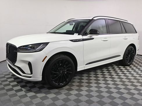 New 2026 Lincoln Aviator Reserve AWD/4WD image 2