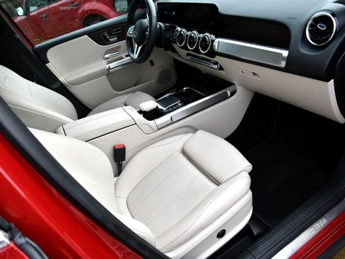 Used 2022 Mercedes-Benz GLB 250 GLB 250 SUV w/ Premium Package image 36