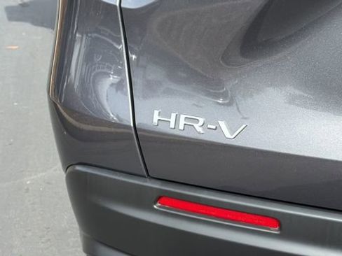 Used 2025 Honda HR-V LX image 11