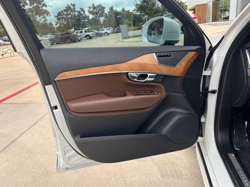 Certified 2023 Volvo XC90 B6 Core w/ Climate Package image 23