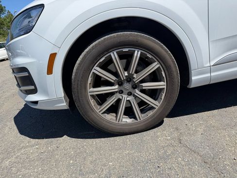 Used 2018 Audi Q7 3.0T Premium Plus w/ Premium Plus Package AWD/4WD image 9