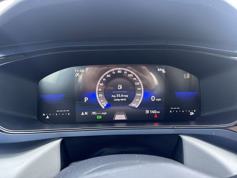 Used 2024 Volkswagen Taos SE image 14