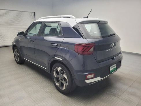Used 2023 Hyundai Venue Limited FWD image 5