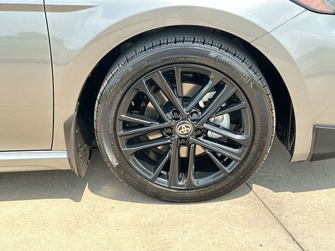 Used 2025 Toyota Camry SE image 10