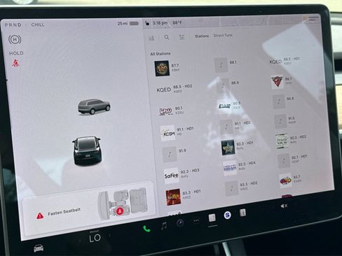 Used 2019 Tesla Model 3 Mid Range image 17