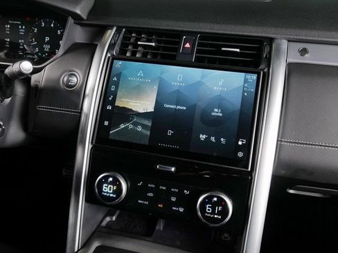 Certified 2025 Land Rover Discovery Dynamic SE AWD/4WD image 14