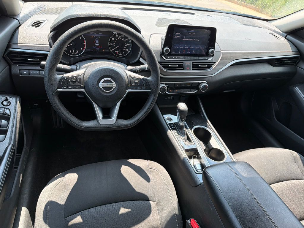 Used 2024 Nissan Altima 2.5 SV FWD image 22