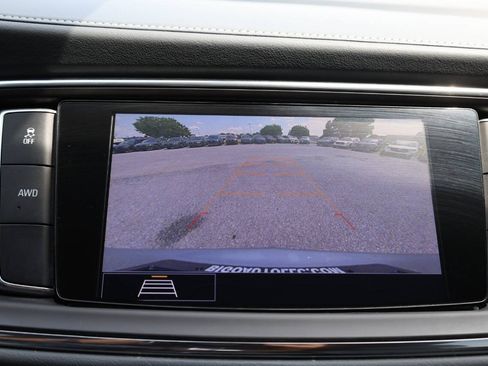 Used 2021 Buick Enclave Essence AWD/4WD image 24