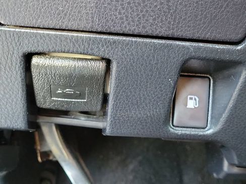 Used 2017 Toyota Highlander Limited Platinum FWD image 13