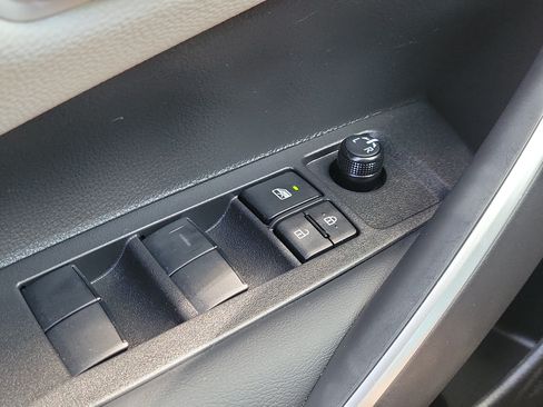 Used 2025 Toyota Corolla SE FWD image 26