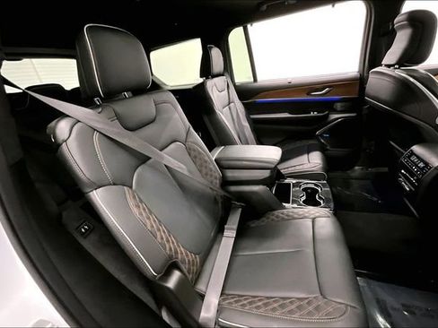 Used 2024 Jeep Grand Cherokee L Summit image 25
