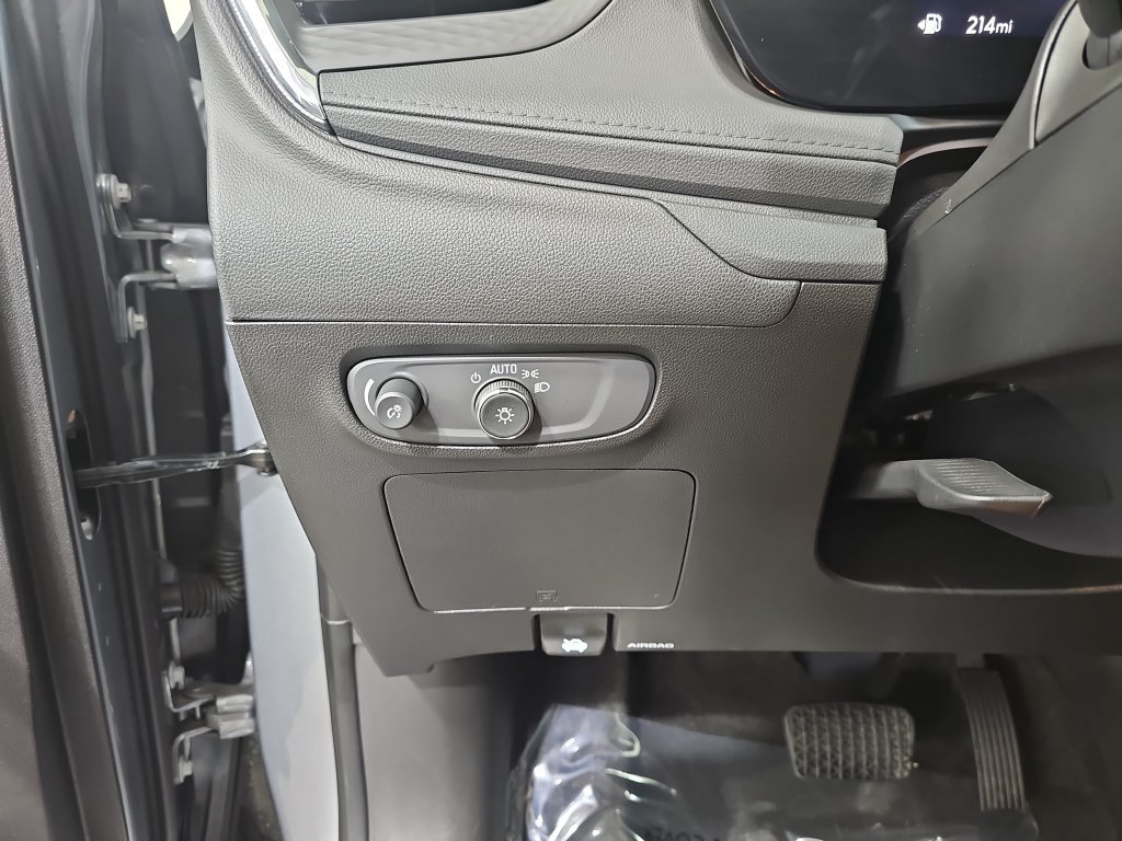 Used 2025 Buick Encore GX Preferred w/ Comfort Package FWD image 30
