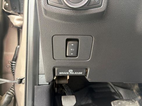 Used 2020 Ford F250 Lariat w/ Chrome Package image 14