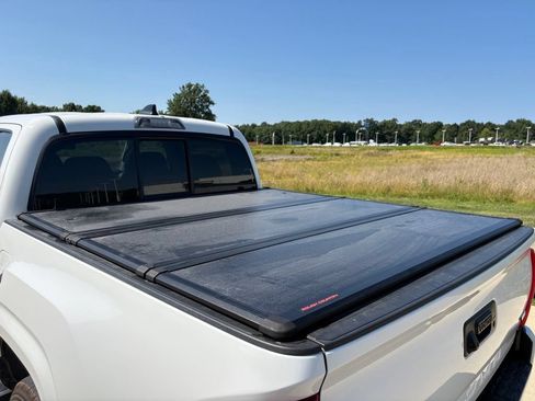 Used 2023 Toyota Tacoma SR AWD/4WD image 44