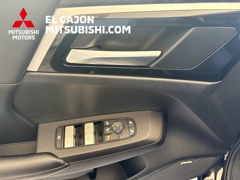 Used 2025 Mitsubishi Outlander SE FWD image 13