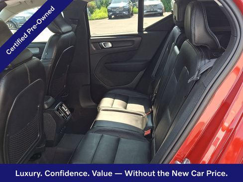 Certified 2024 Volvo XC40 B5 Plus w/ Climate Package AWD/4WD image 11