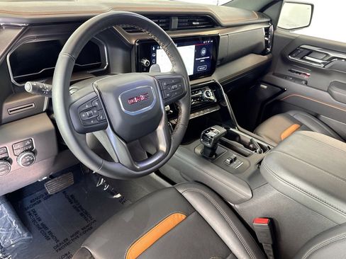 Used 2025 GMC Sierra 1500 AT4 image 9