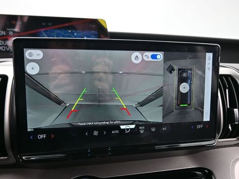 New 2025 Ford Expedition Active image 18