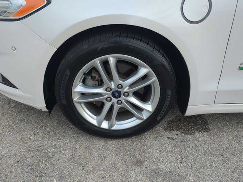 Used 2016 Ford Fusion Energi Titanium w/ Driver Assist Package FWD image 33
