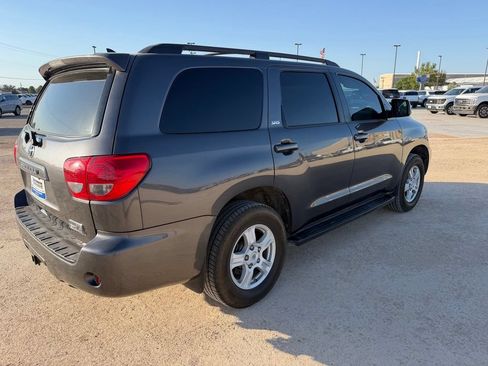 Used 2015 Toyota Sequoia SR5 w/ Premium Package RWD image 4