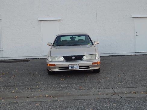 Used 1997 Toyota Avalon XL image 11