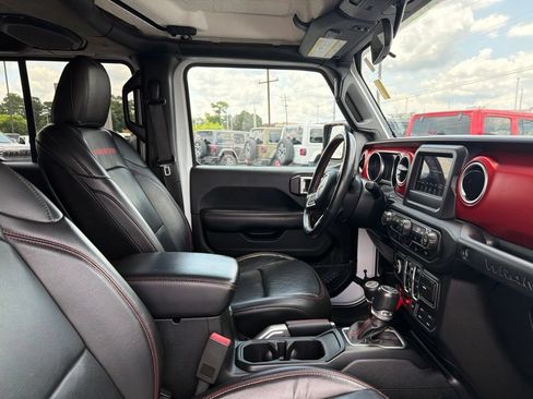 Used 2018 Jeep Wrangler Unlimited Rubicon w/ Cold Weather Group AWD/4WD image 23
