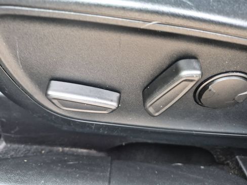 Used 2020 Ford Escape SE FWD image 16